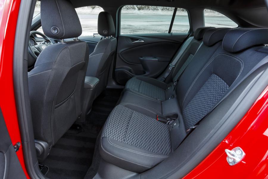  Vauxhall Astra Sports Tourer BiTurbo 2016 года  (фото 13 из 30)